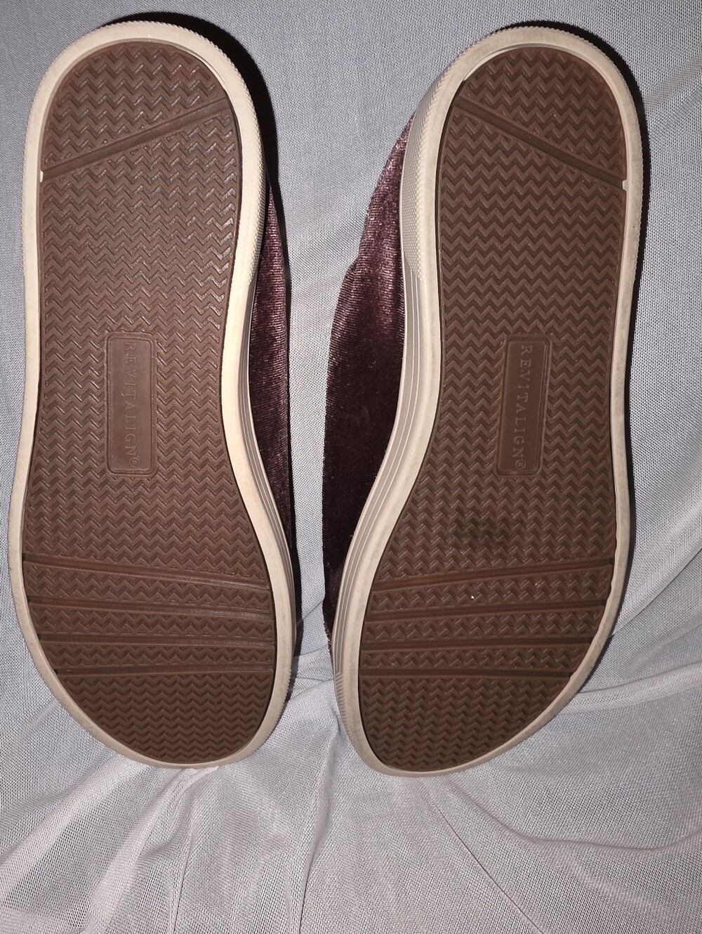 Revitalign Velvet Low-Top Sneakers Grape NEW - Picture 14 of 14